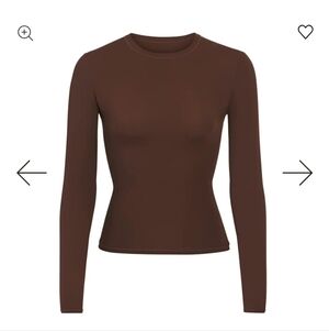 NWT SKIMS Fits Everybody T-Shirt